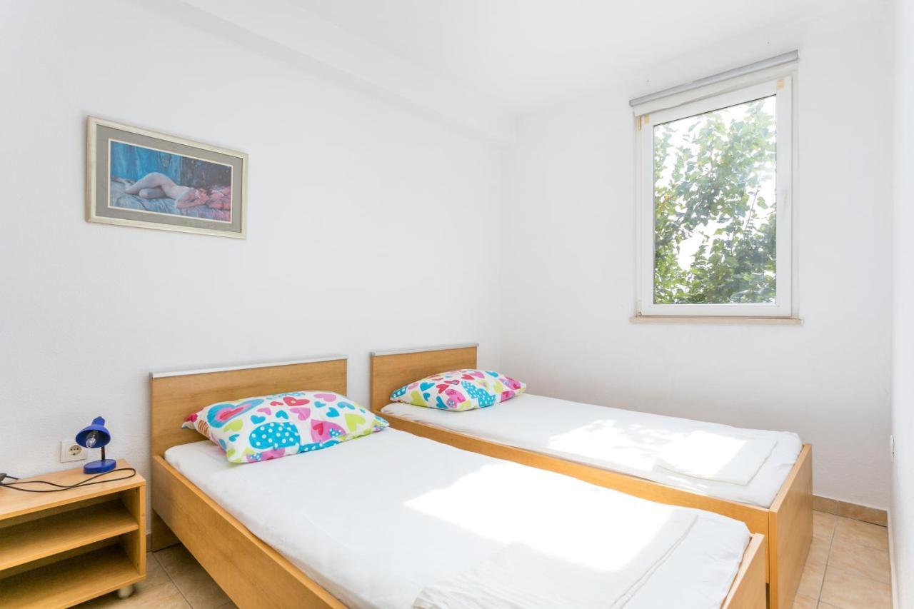 Apartments By The Sea Zivogosce - Porat, Makarska - 20207 إيغراني المظهر الخارجي الصورة